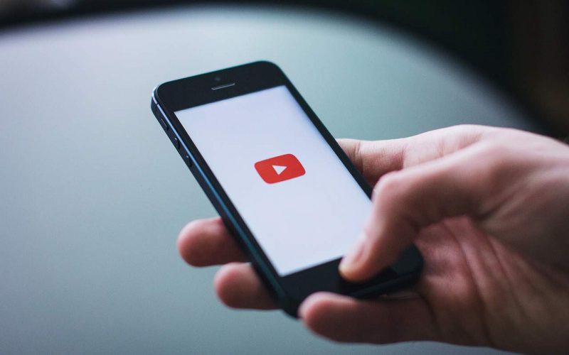 youtube, iphone, smartphone-2617510.jpg